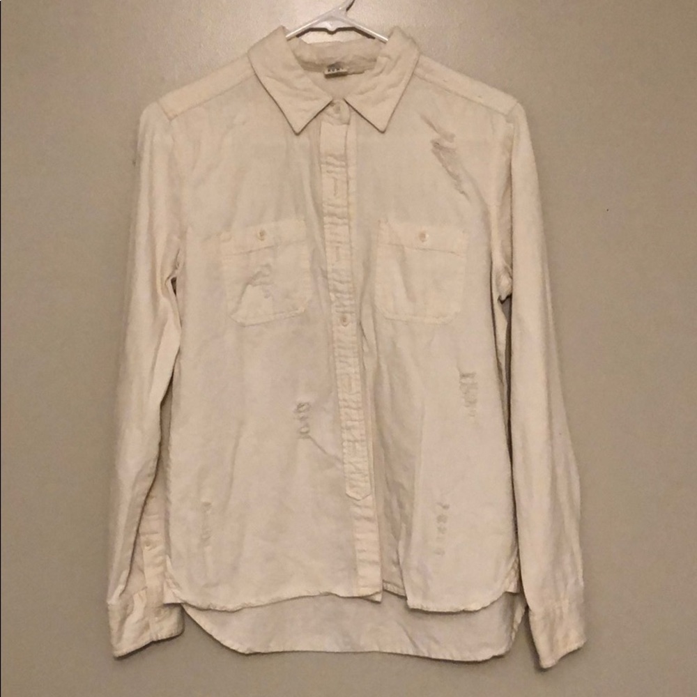 WHITE DISTRESSED BUTTON UP